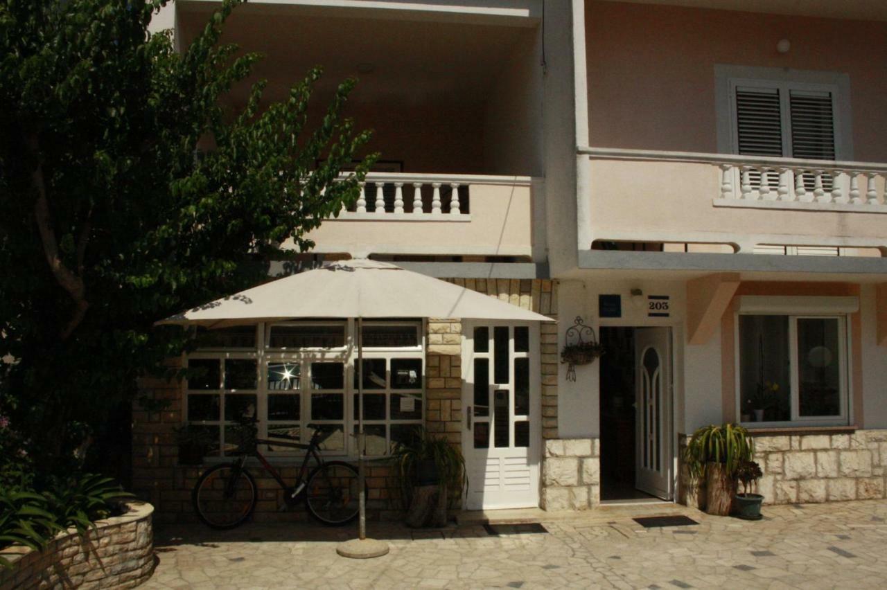 Guesthouse Matusan'S Place Banjol Exterior photo